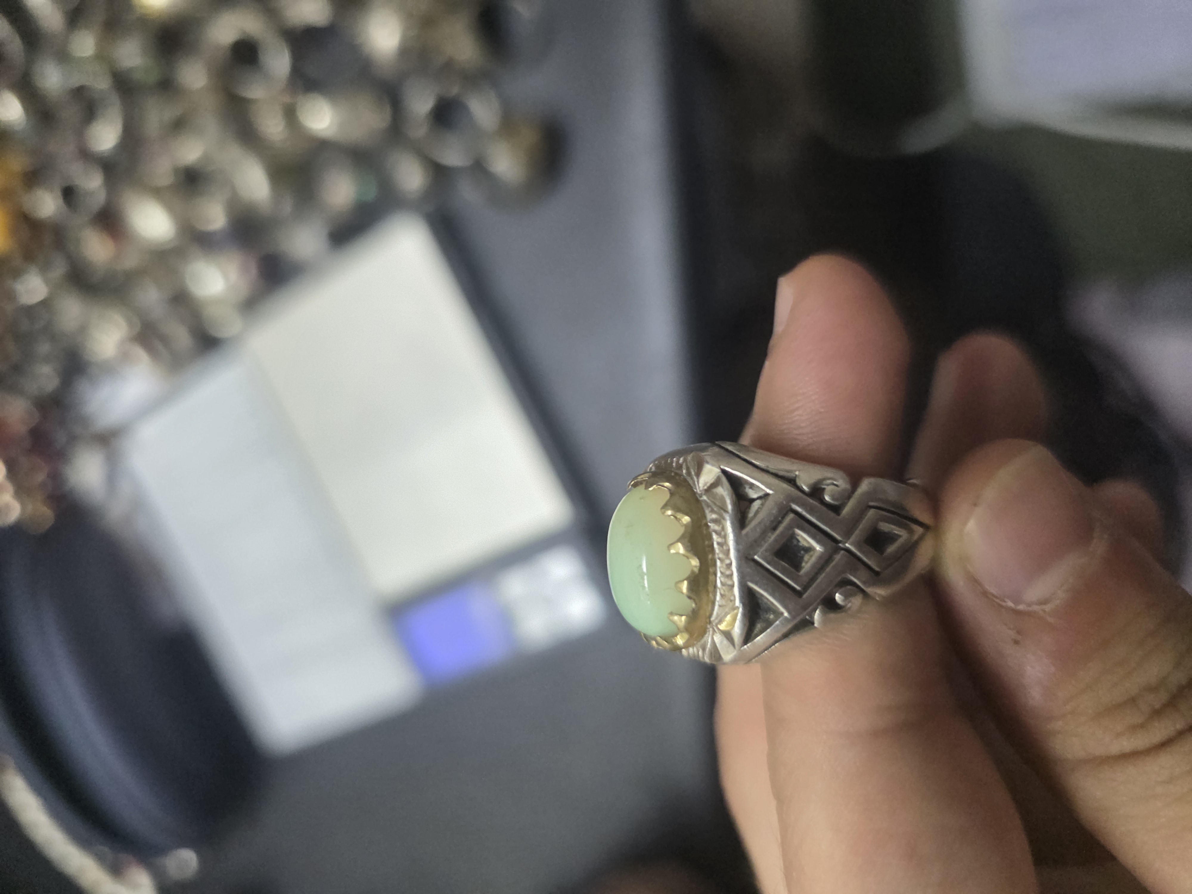 عقيق مرصع مرجان