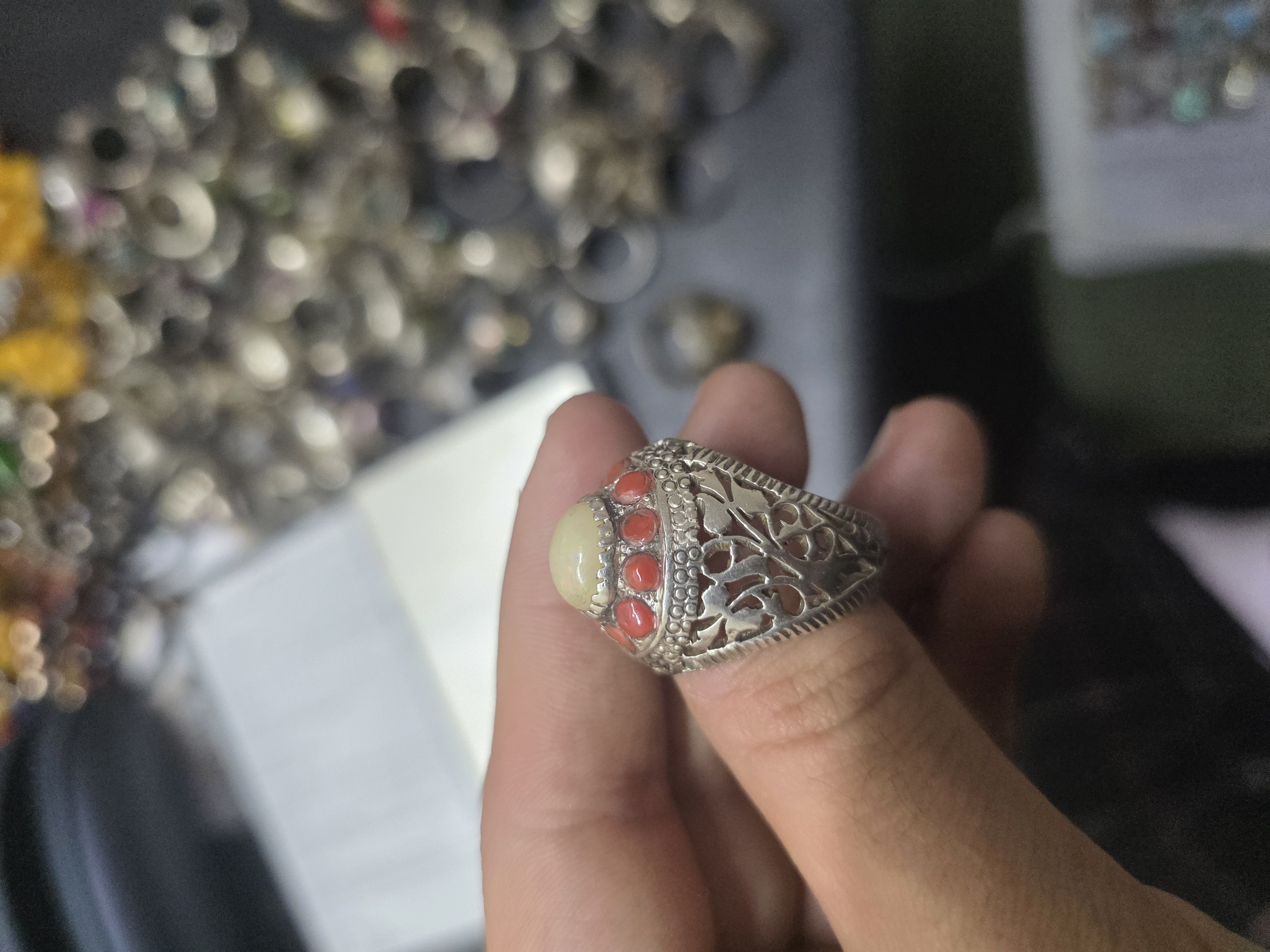 اوبال مرصع مرجان